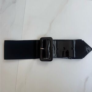 Alice + Olivia Glossy Black Belt